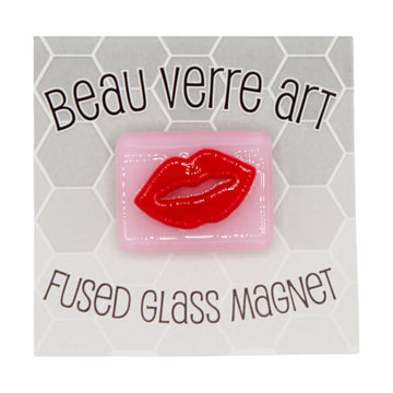 Kissy Lips Fused Glass Needleminder - Pink